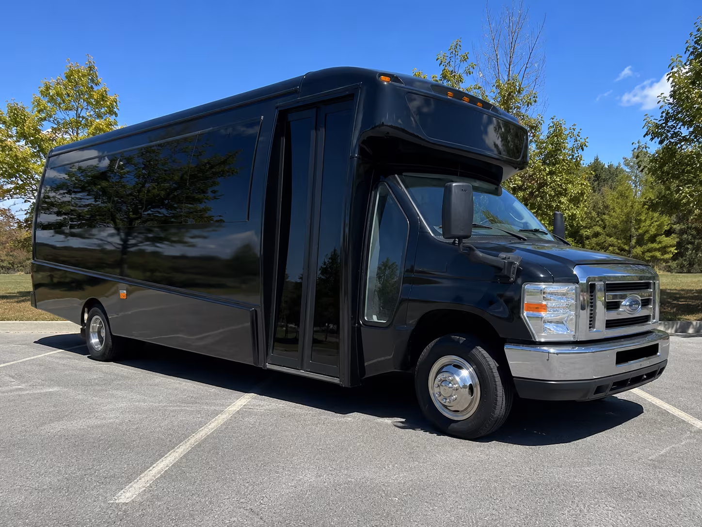 minibuses and sprinter vans for executive and small group corporate travel